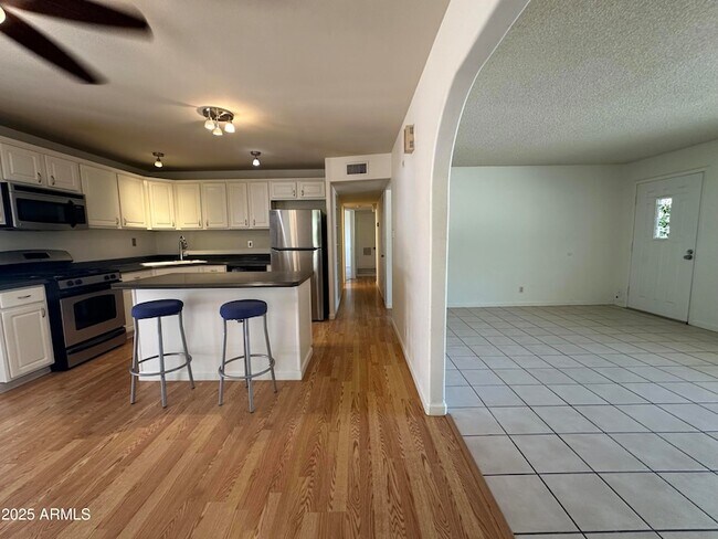 Foto del edificio - 9414 N 17th St