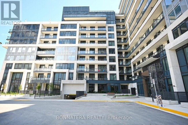 Photo du bâtiment - 3200 William Coltson Ave