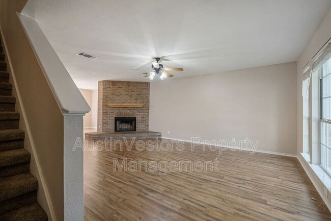 Foto del edificio - 16409 Port Hood Dr