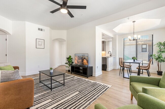 Building Photo - 15608 N 71st St