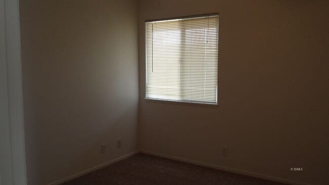 Building Photo - Beautiful 4 Bedroom Home