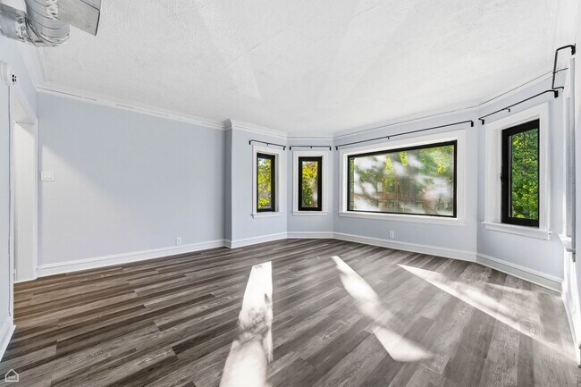 Foto del edificio - 7653 S Kingston Ave