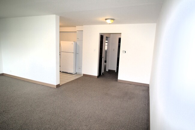 Building Photo - 210 N Kenilworth Ave