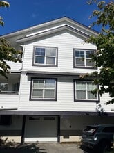 Building Photo - 14035 Greenwood Ave N