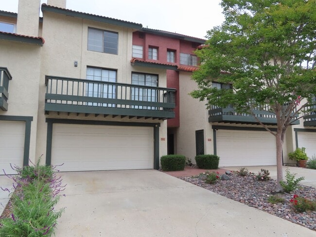 Building Photo - Three Bedroom Townhome with Two-Car Garage