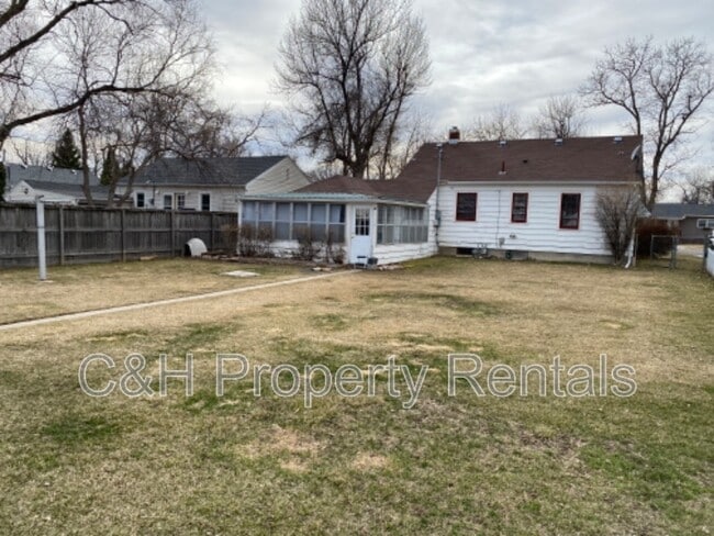 Building Photo - 311 4th Ave
