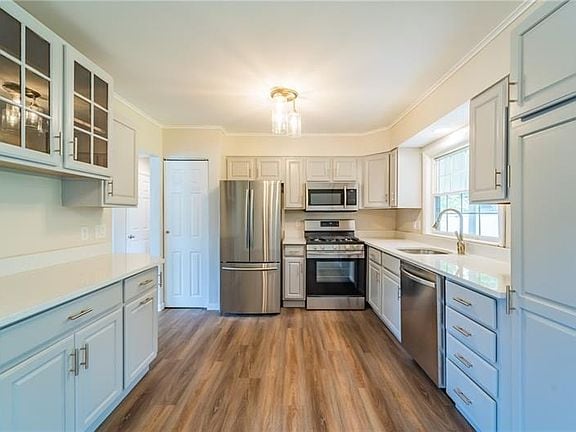 Building Photo - 2722 Otterbein Dr