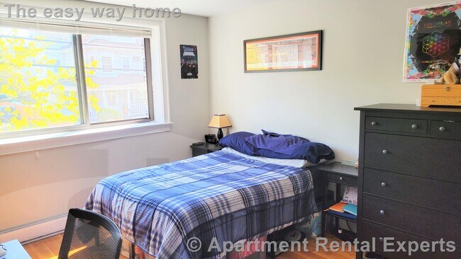 Building Photo - 134 Summer St