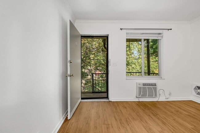 Building Photo - 2601 Hillsboro Pike