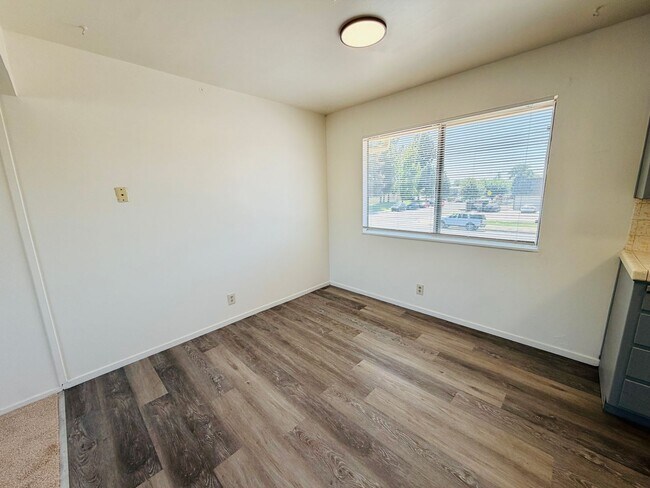 Foto del edificio - 203 W Benjamin Holt Dr