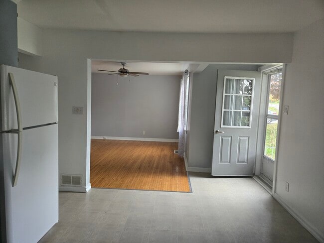 Photo du bâtiment - 338 Highland Rd