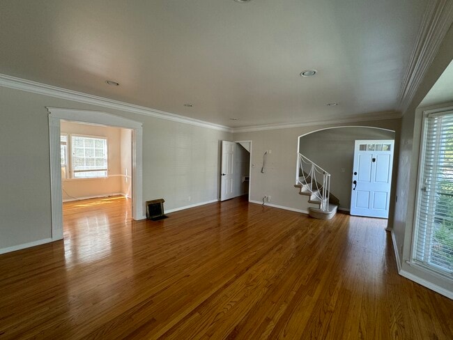 Building Photo - 806 Harvard St