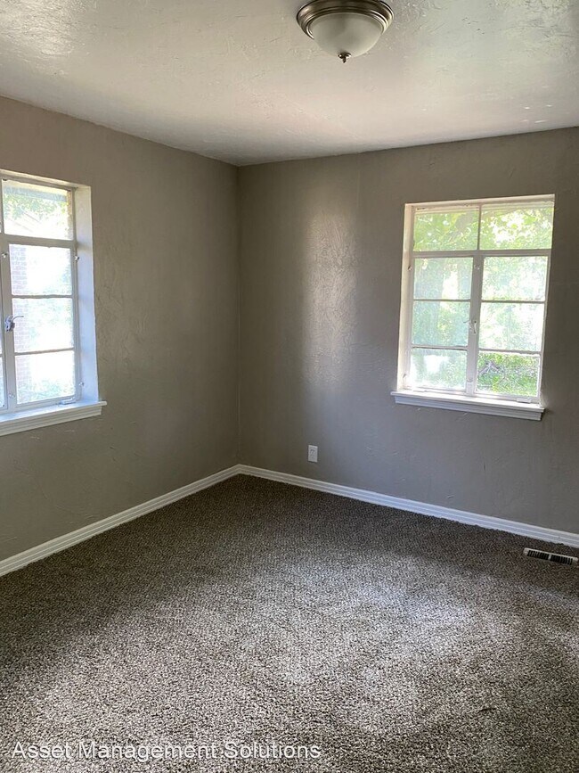Building Photo - 3 br, 1 bath House - 2708 NW 38th St