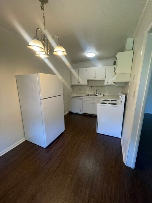 Foto del edificio - Perfect One Bedroom by Silas Creek