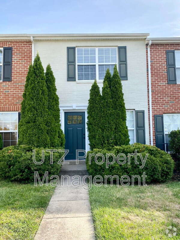 Building Photo - 538 Wellington Ct