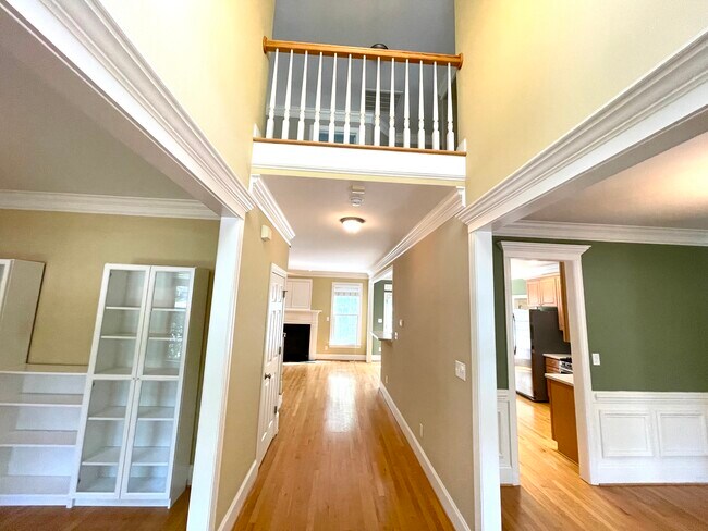 Building Photo - 3 Lady Aster Ct