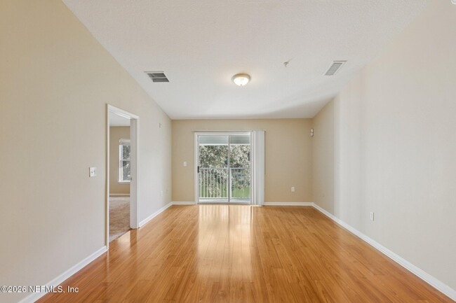 Foto del edificio - 7067 Deer Lodge Cir