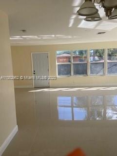 Foto del edificio - 140 NE 129th St