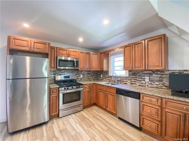 Building Photo - 27 Tobins Ln