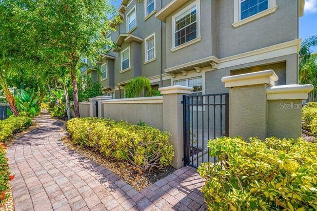 Foto del edificio - 7125 102nd Ln