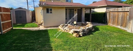 Building Photo - 208 E Hermosa St