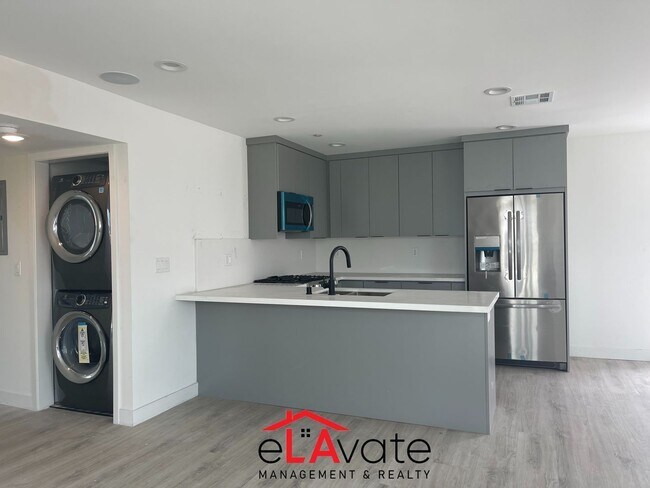 Foto del edificio - 1127 N Virgil Ave