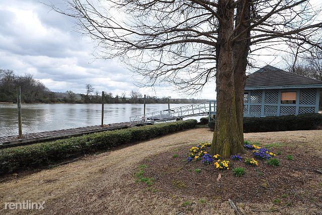 Building Photo - 3 br, 3.5 bath Townhome - 110 Riverbend Dr