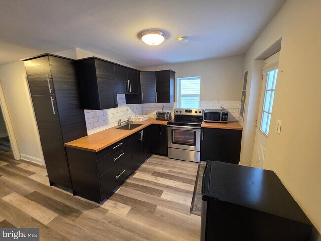 Foto del edificio - 13150 Glen Rd