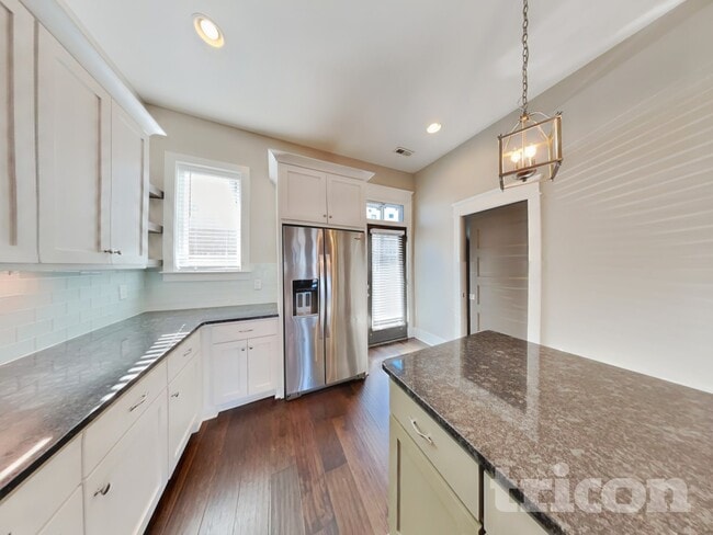 Building Photo - 6817 Charlotte Pike