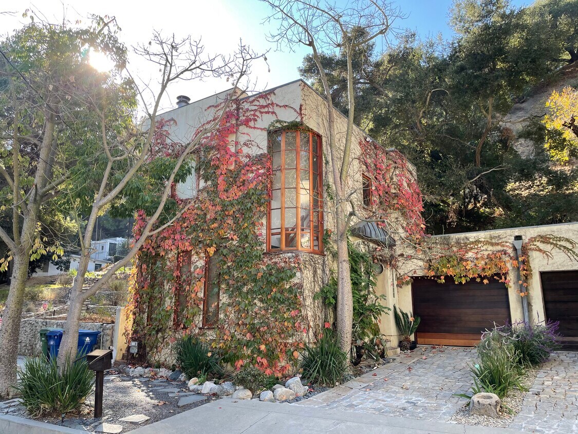 Street View - 1739 N Beverly Glen Blvd