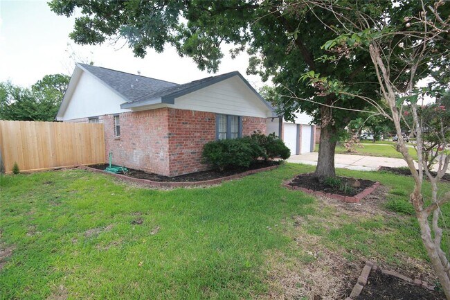 Foto del edificio - 22138 Birch Valley Dr