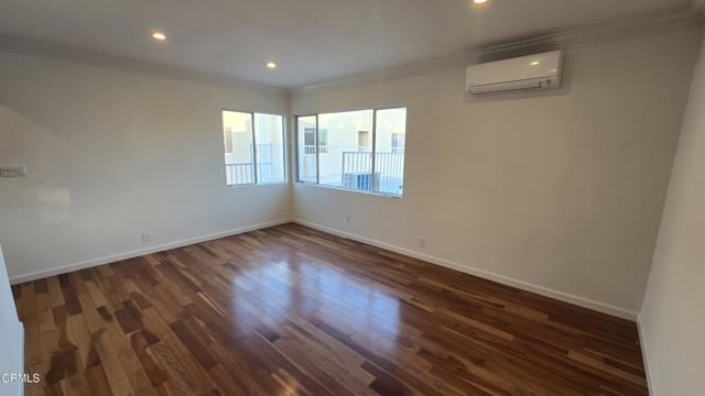 Foto del edificio - 1489 N Altadena Dr