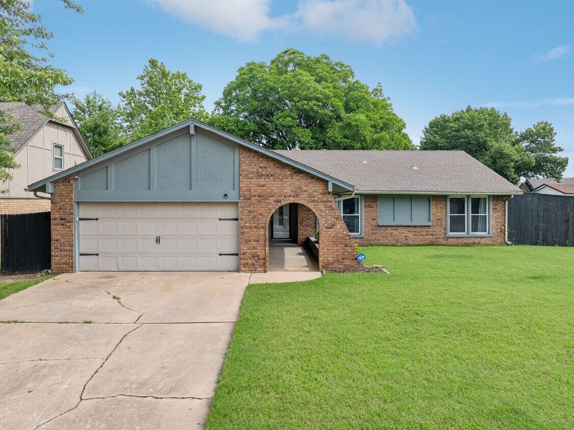 Foto principal - 2208 W Louisville St