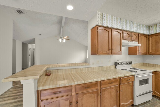 Foto del edificio - 16323 Summer Dawn Ln
