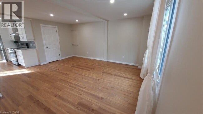 Building Photo - 4 John Ave