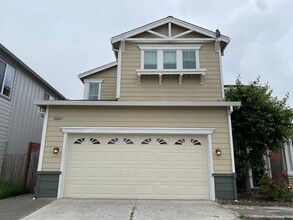 Building Photo - 4233 Quimby St