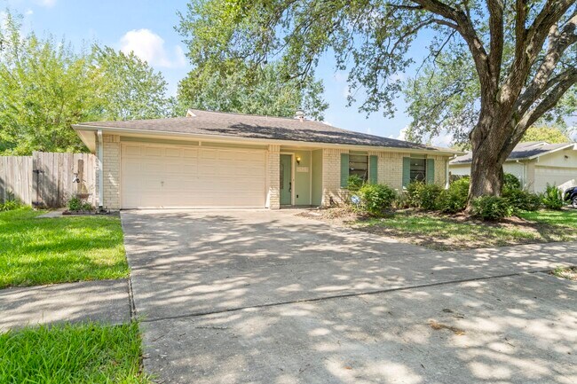 Building Photo - 2126 Turtle Creek Dr