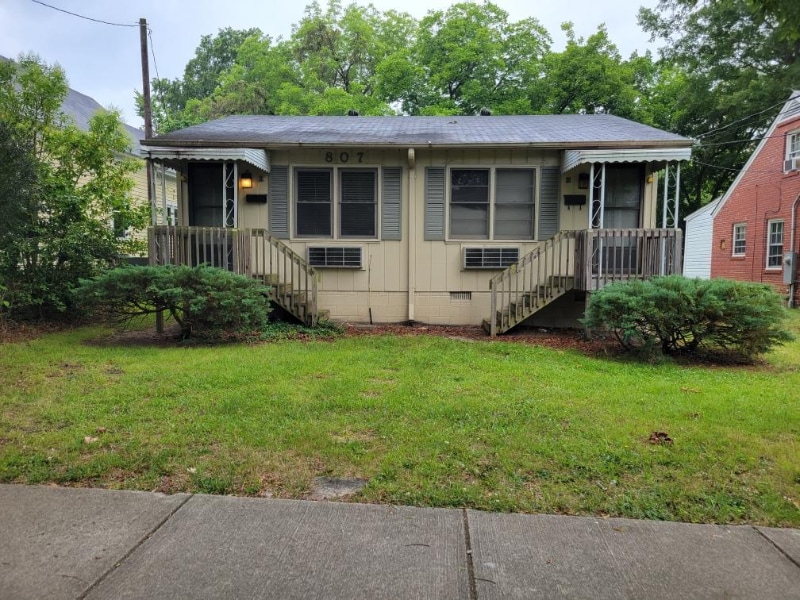 Primary Photo - 807 N Buchanan Blvd