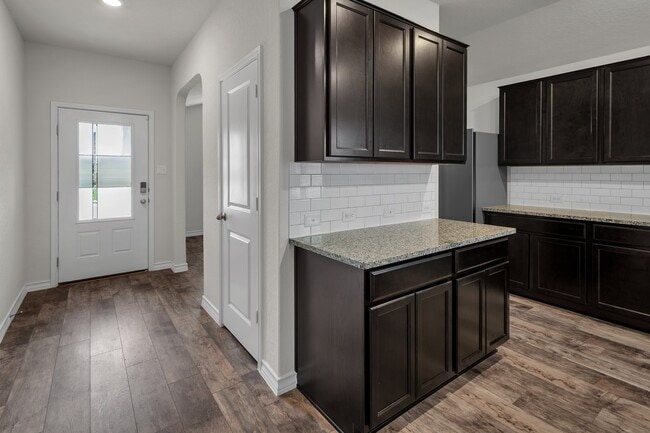 Building Photo - 418 Sabine River