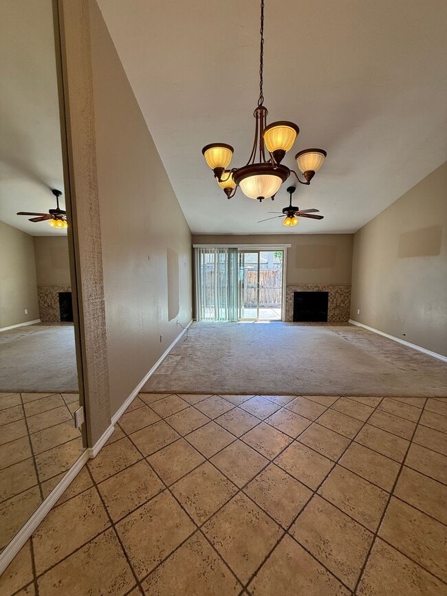 Building Photo - Charming Single-Level Townhome in Cape Concord