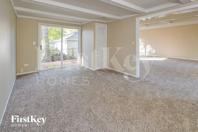 Foto del edificio - 1951 Bristol Cir