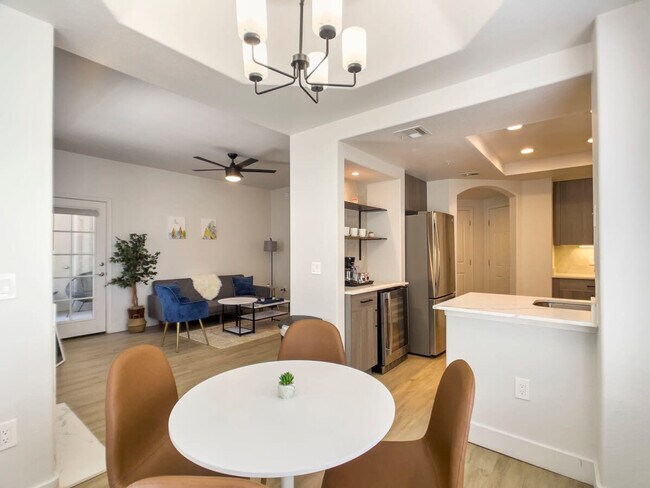 Building Photo - 14201 N 70th Way