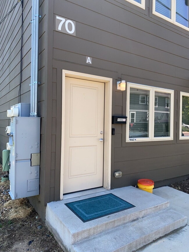 Building Photo - 2BR/2.5BA Condo in Englewood