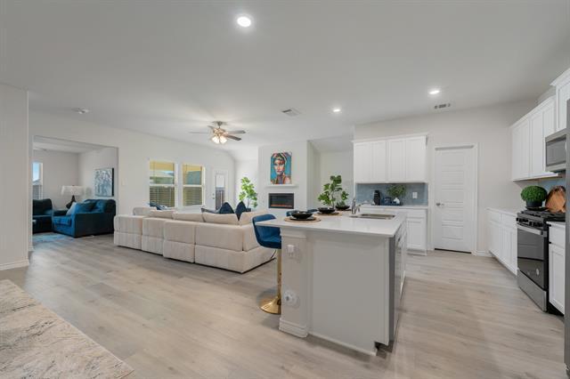Foto del edificio - 8387 Marotto St