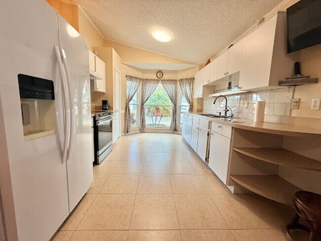 Foto del edificio - Beautiful Centrally Located 3/2