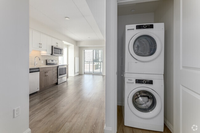 Stirling 1BR + Den, 1BA - 520SF - In Suite Laundry - The Scott