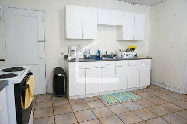 Photo - Two Bedroom // Allston - Union Square Apartment