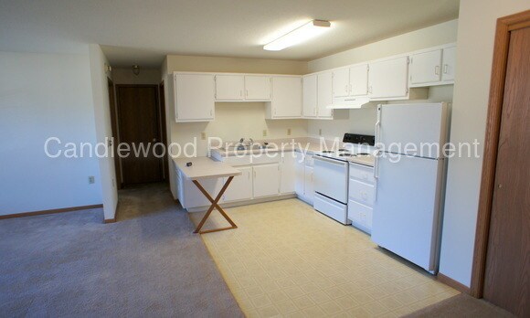 Building Photo - 417 Lotus St
