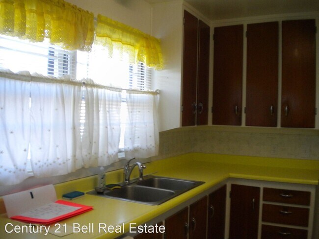 Foto del edificio - 3 br, 2 bath House - 2717 E 10th St