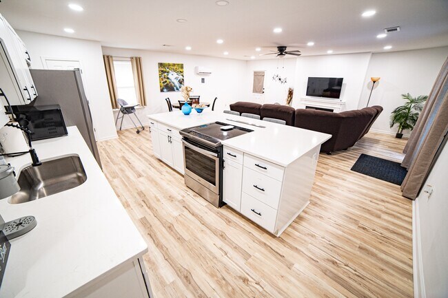 Foto del edificio - 369 Crane Dr